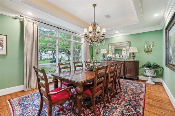 Chandelier, Dining room, Interior, Recessed Lighting, Wood Texture Flooring