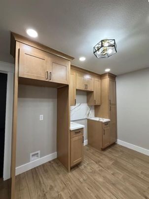 Interior, Recessed Lighting, Wood Texture Flooring