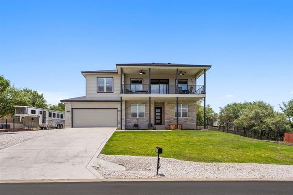 Attached, Exterior, Facade, Modern