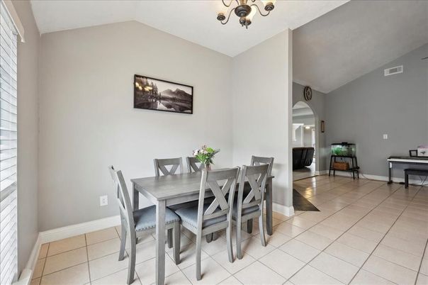 Chandelier, Dining room, Interior