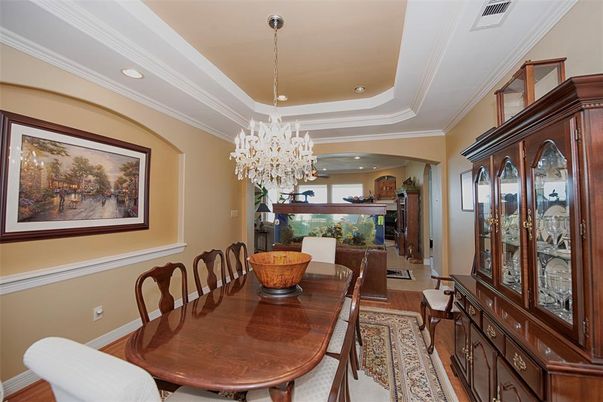 Chandelier, Dining room, Interior, Recessed Lighting, Wood Texture Flooring