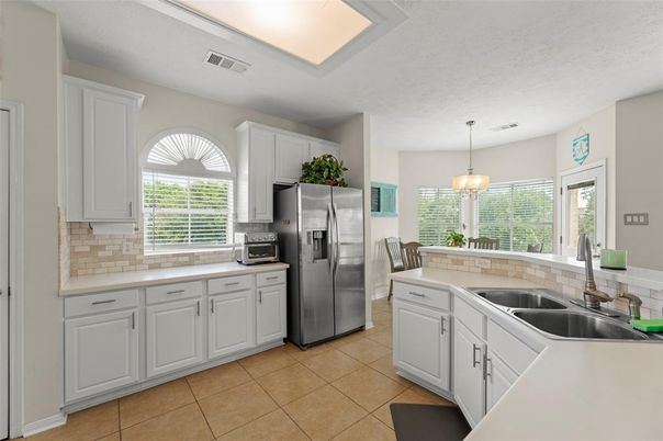 Interior, Kitchen, Pendant Lights, Stainless Steel Appliances