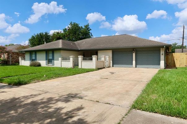 Attached, Backyard, Exterior, Facade, Ranch