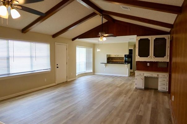 Empty room, Interior, Wooden Beams, Wood Texture Flooring