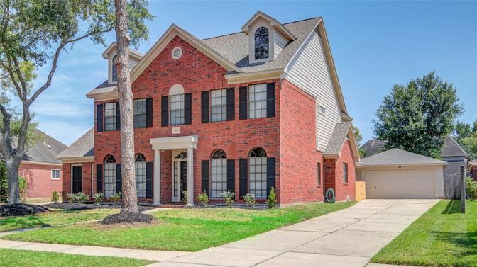 Detached Garage, Exterior, Facade, Brick Facade, Brick Traditional