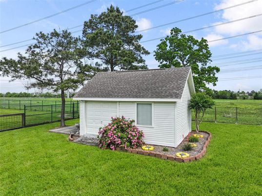 Backyard, Exterior