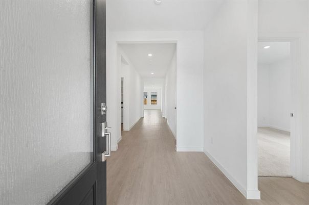 Interior, Recessed Lighting, Wood Texture Flooring