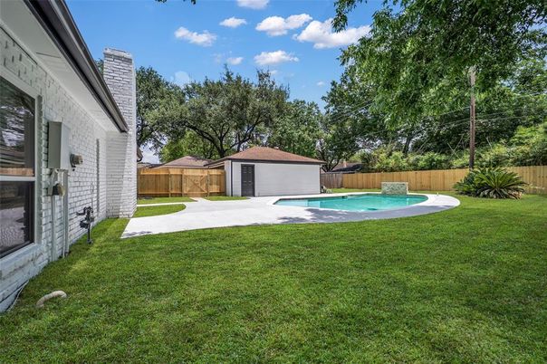 Backyard, Exterior, Pool