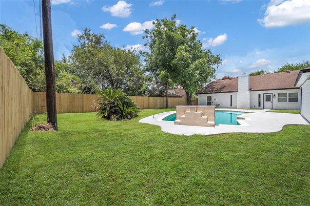 Backyard, Exterior, Pool