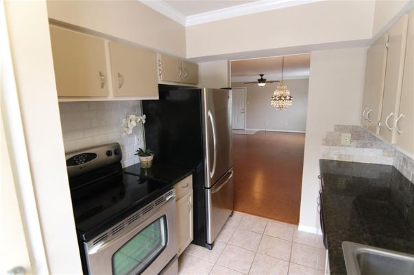 Chandelier, Interior, Kitchen