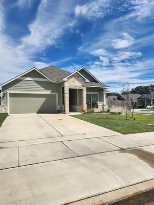Attached, Exterior, Facade, American Craftsman