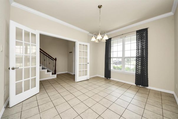 Empty room, Interior, Pendant Lights