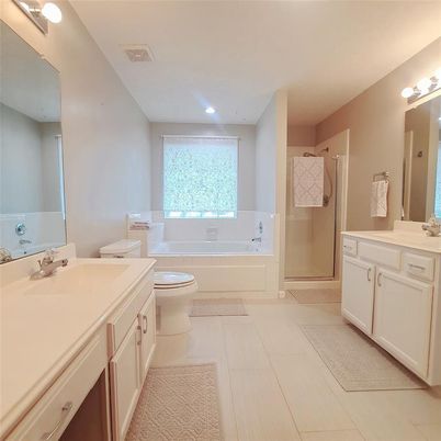 Bathroom, Dual Sink Vanities, Interior, Recessed Lighting