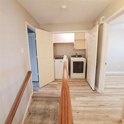 Interior, Washer, Wood Texture Flooring