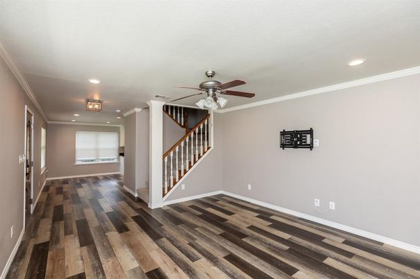 Interior, Recessed Lighting, Wood Texture Flooring