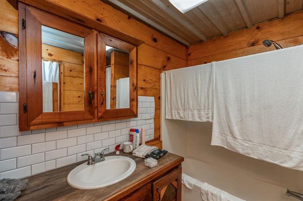 Bathroom, Interior, Wooden Ceilings, Wooden Walls