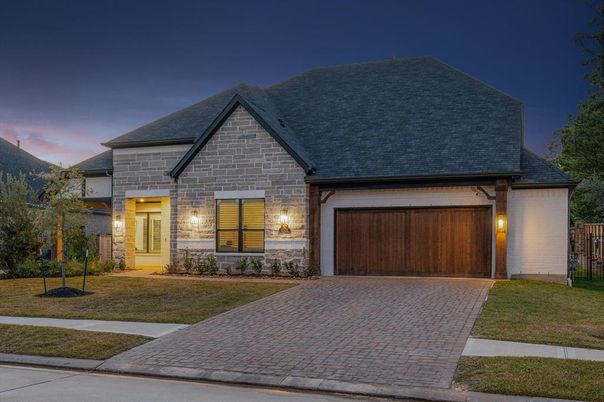 Attached, Exterior, Facade, Brick Traditional