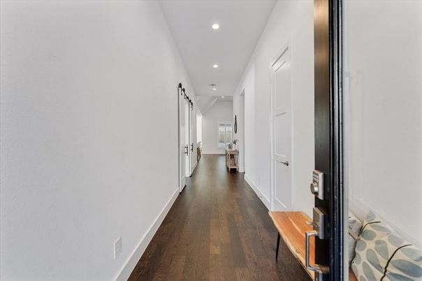 Interior, Recessed Lighting, Wood Texture Flooring