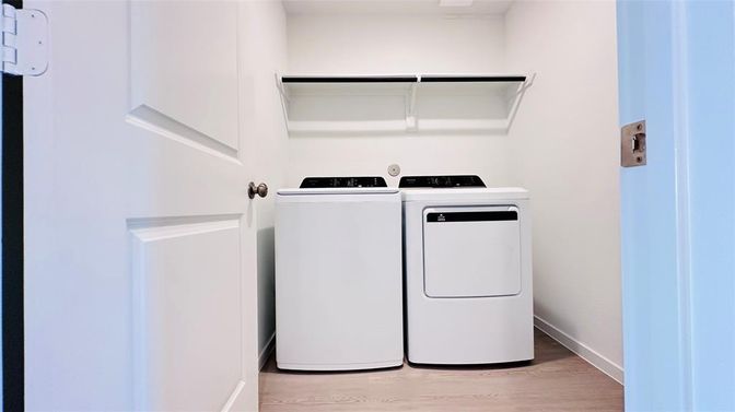 Interior, Utility Closets, Washer, Wood Texture Flooring