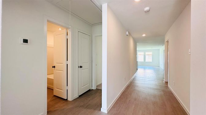 Interior, Recessed Lighting, Wood Texture Flooring