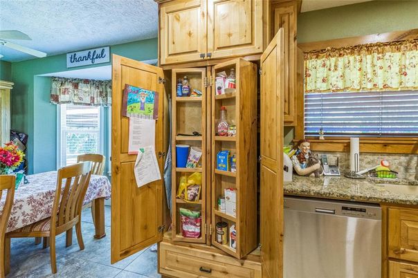 Dining room, Interior, Kitchen, Stainless Steel Appliances