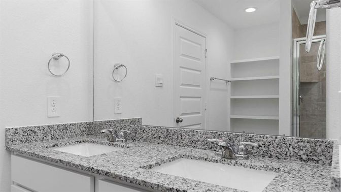 Bathroom, Dual Sink Vanities, Interior, Recessed Lighting
