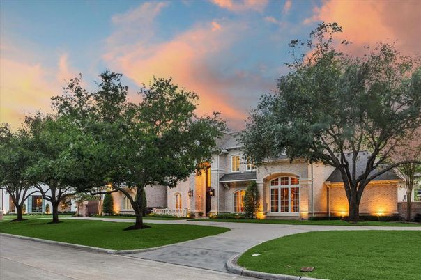 Backyard, Exterior, Facade, French Provincial
