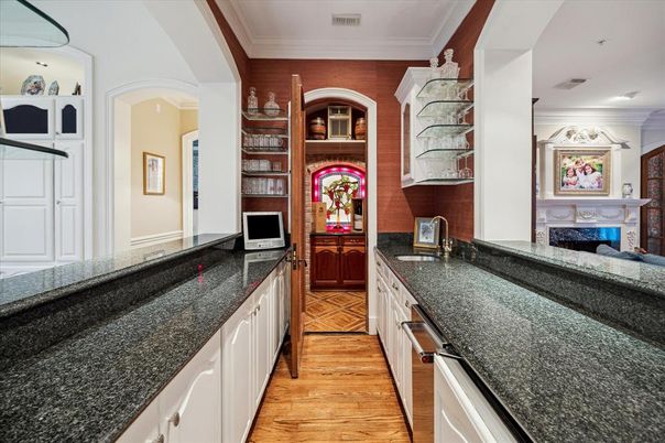 Fireplace, Interior, Kitchen, Recessed Lighting, Wood Texture Flooring