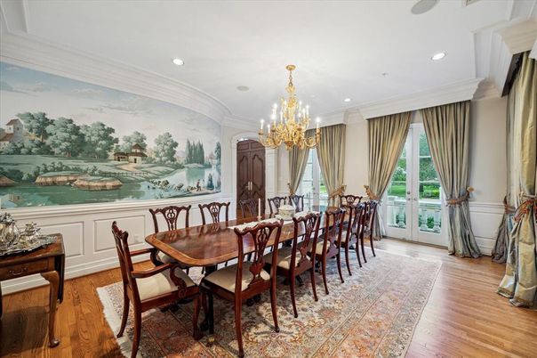 Chandelier, Dining room, Interior, Recessed Lighting, Wood Texture Flooring