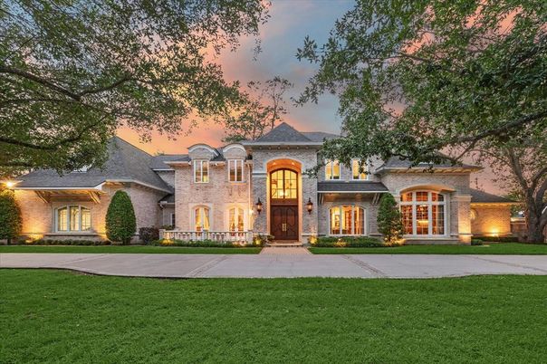 Backyard, Exterior, Facade, French Provincial