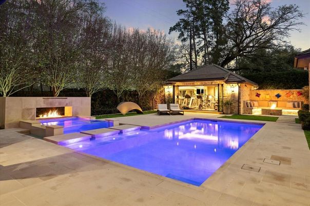 Exterior, Fireplace, Pool