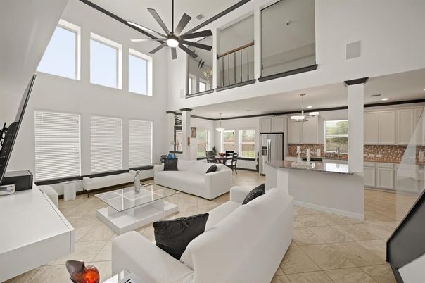 Interior, Kitchen, Living room, Pendant Lights, Recessed Lighting, Stainless Steel Appliances