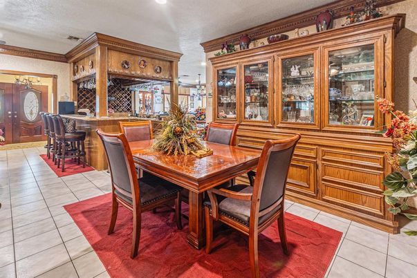 Dining room, Interior, Recessed Lighting