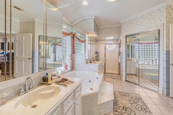 Bathroom, Dual Sink Vanities, Glass Shower, Interior, Recessed Lighting