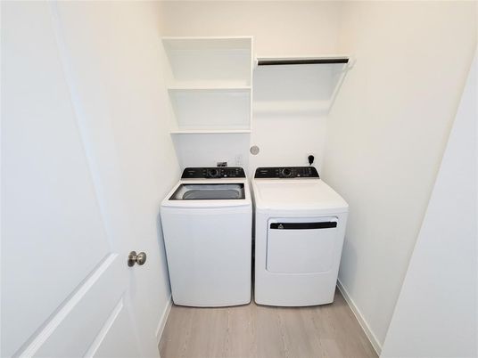 Interior, Washer, Wood Texture Flooring
