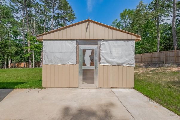 Backyard, Exterior