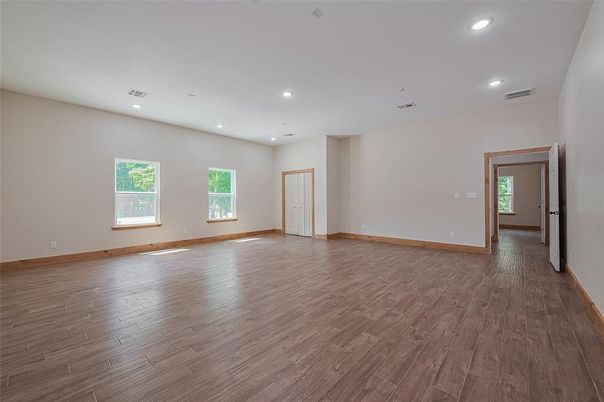 Empty room, Interior, Recessed Lighting, Wood Texture Flooring