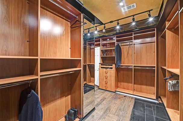 Interior, Walk-in Closets