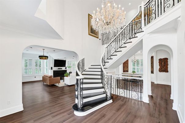 Chandelier, Fireplace, Interior, Recessed Lighting, Wood Texture Flooring