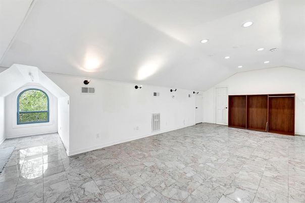 Empty room, Interior, Marble, Recessed Lighting