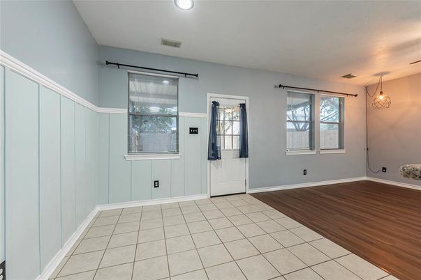 Empty room, Interior, Pendant Lights, Recessed Lighting, Wood Texture Flooring