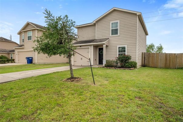 Attached, Backyard, Exterior, Facade, Farmhouse