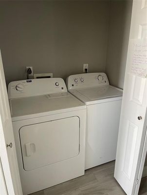 Interior, Utility Closets, Washer, Wood Texture Flooring
