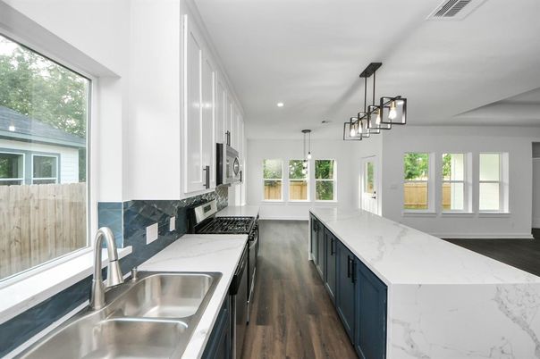 Interior, Kitchen, Pendant Lights, Recessed Lighting, Wood Texture Flooring
