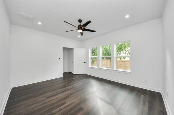 Empty room, Interior, Recessed Lighting, Wood Texture Flooring