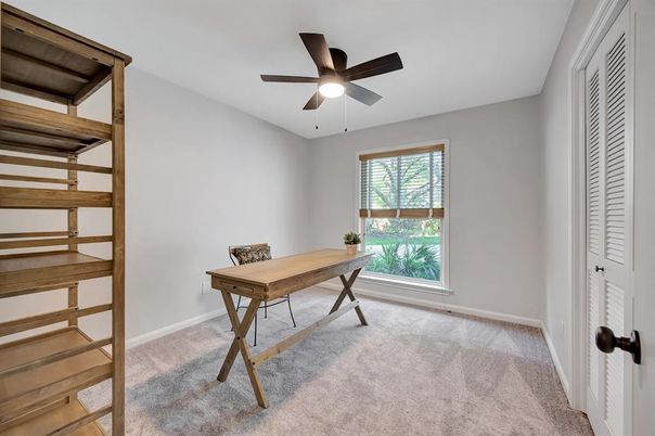 Home Office, Interior