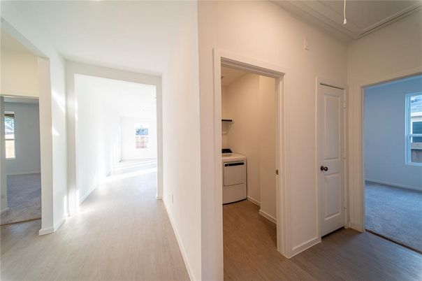 Interior, Washer, Wood Texture Flooring