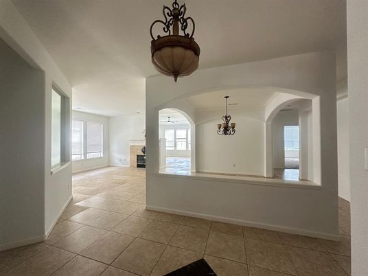 Empty room, Interior, Pendant Lights
