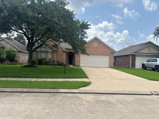 Attached, Exterior, Facade, Brick Facade, Ranch
