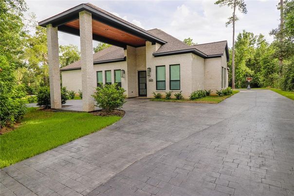 Backyard, Exterior, Facade, Modern